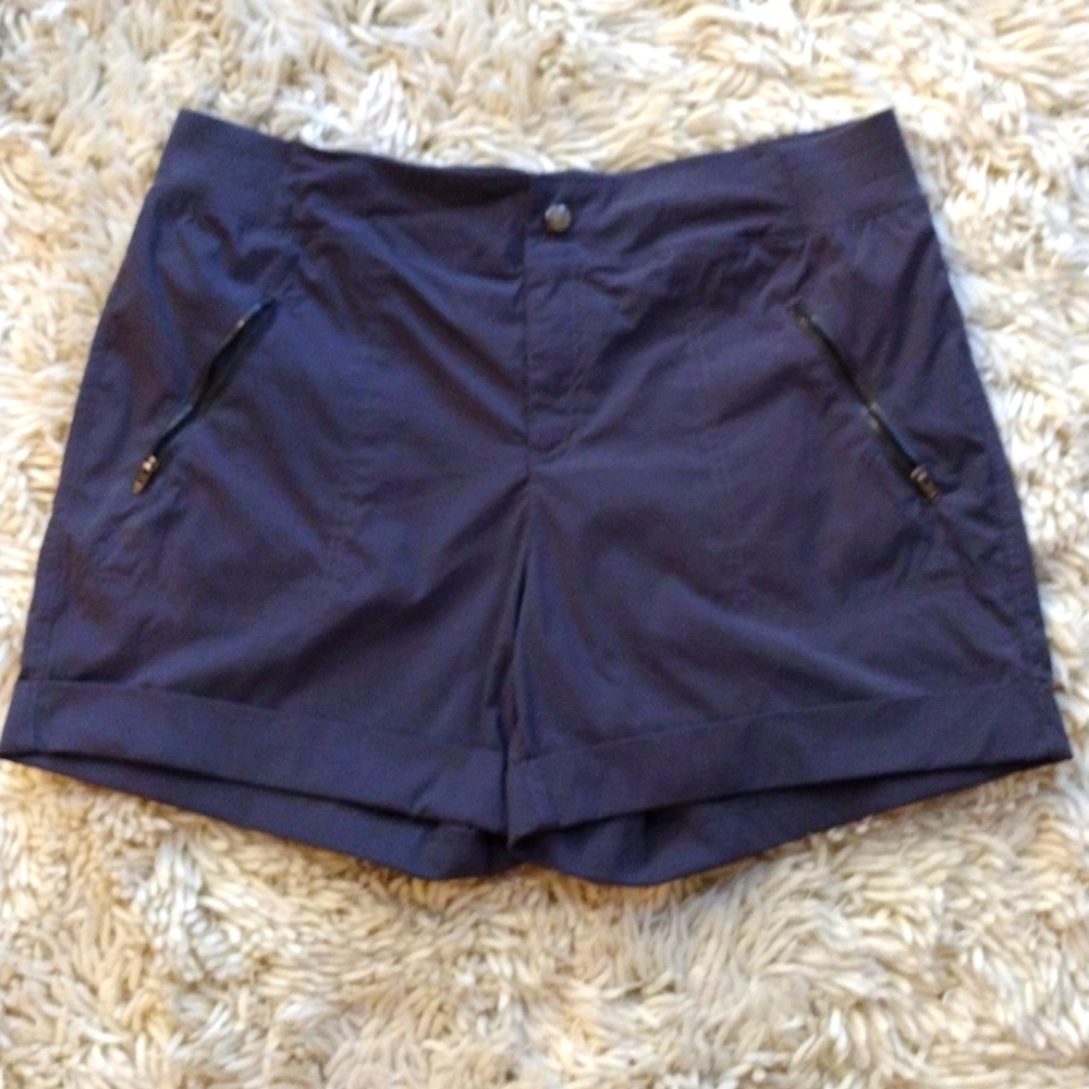 Gray yoga shorts